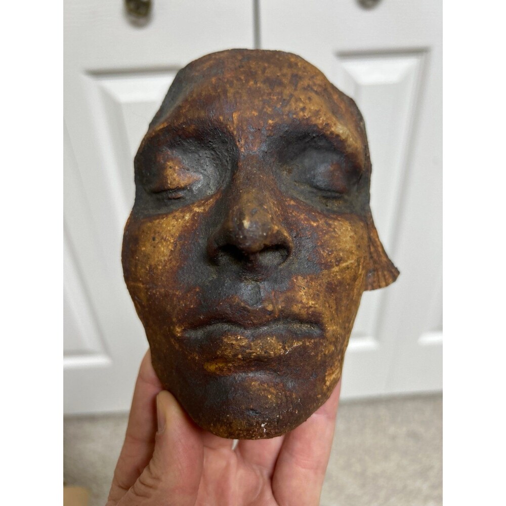 unmarked death mask resembles Napoleon Bonaparte